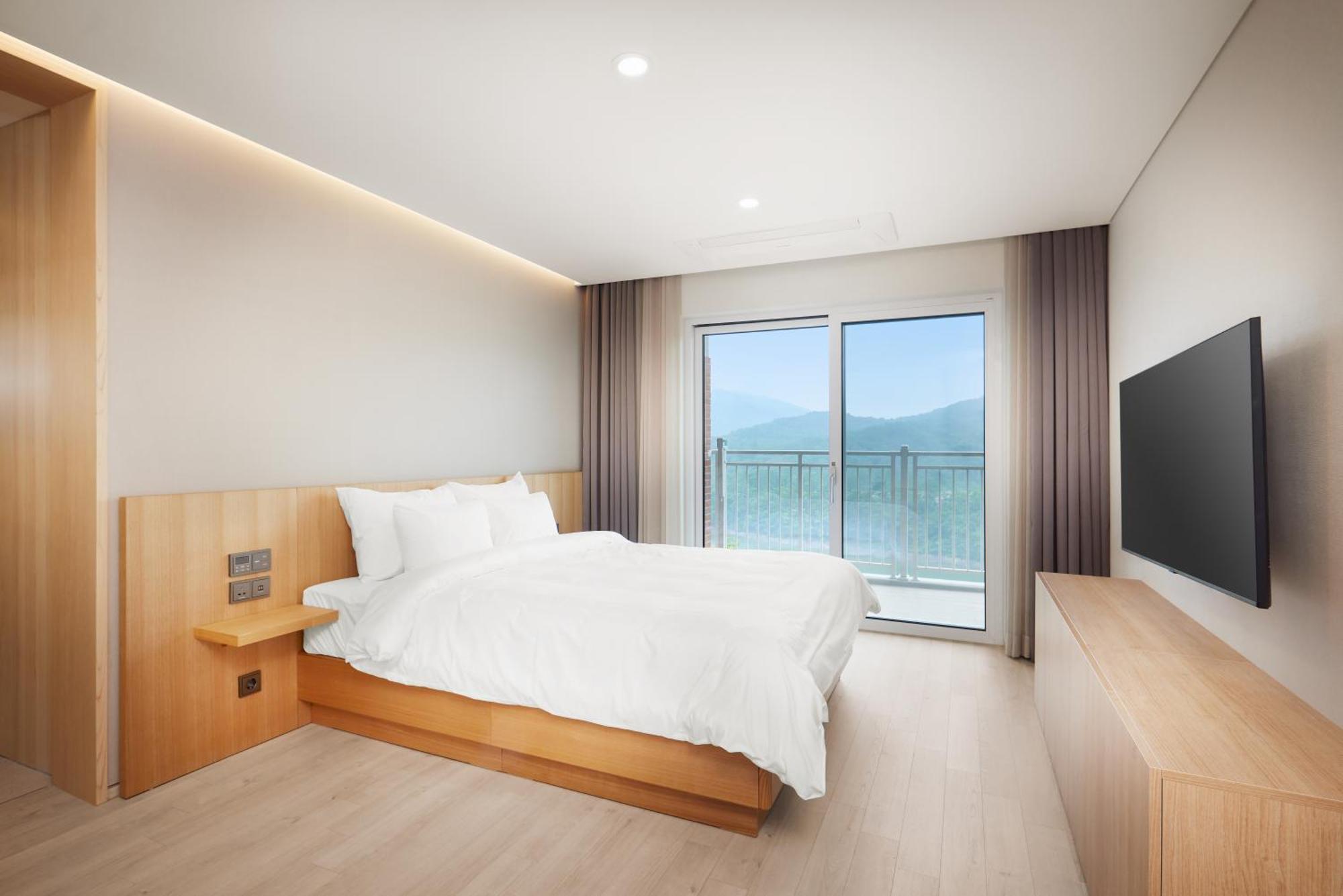 Belle Fore Resort Jeungpyeong Exterior photo